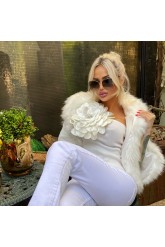 Blanita alba pufoasa superba