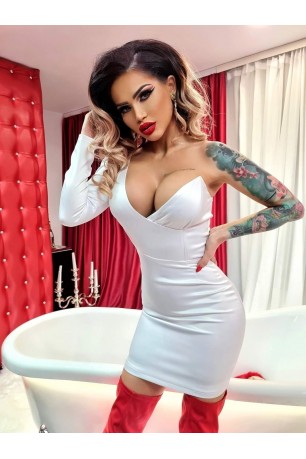 Rochie asimetrica decupata pe un umar